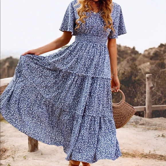 Floral print ruffle hem maxi dress - Picture 2 of 4